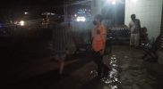 Petugas BPBD Melakukan pengecekan ke lokasi Banjir