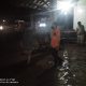Petugas BPBD Melakukan pengecekan ke lokasi Banjir