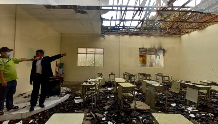Wakil Wali Kota Cilegon Sanuji Pentamarta Langsung Datangi SMPN 2 Cilegon