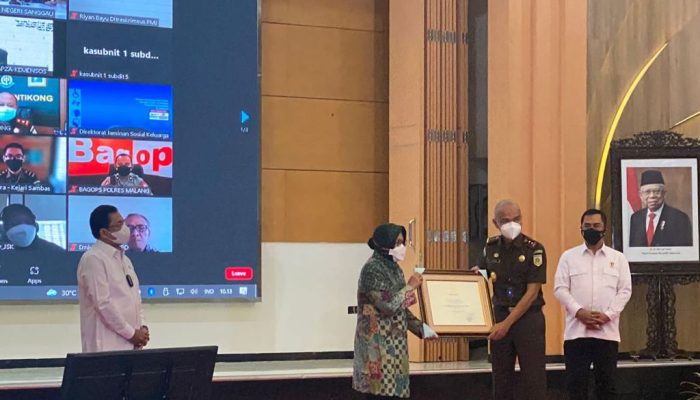 Usut Tuntas Maling Bansos, Kejati Banten Sabet Penghargaan Dari Kemensos