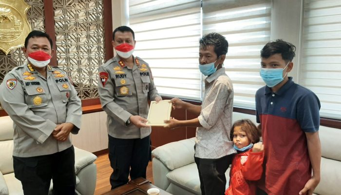 Curi Perhatian Kapolda Banten, Tanto Pria yang Keliling Kampung Mencari Seragam Bekas Dipanggil