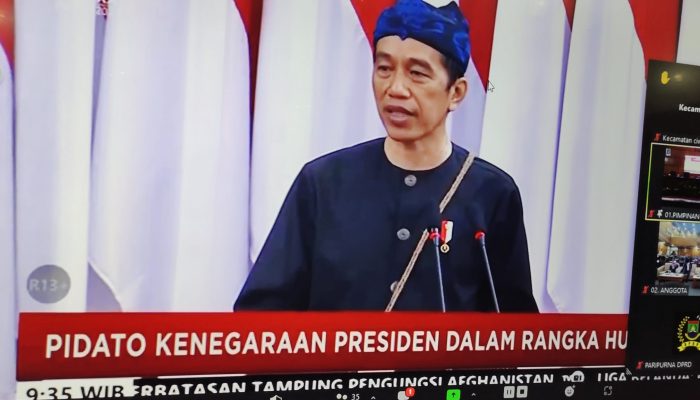 Kenakan Pakaian Adat Baduy. Jokowi Tak Sungkan Puji Pakaian Adat Baduy