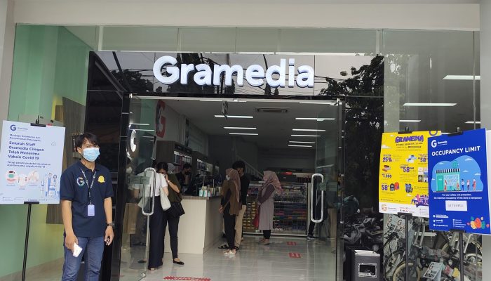 Tidak Hanya Jualan Buku, Gramedia Cilegon Juga Jual Peralatan Elektronik