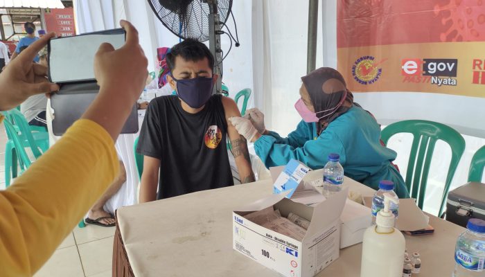 Enam WNA Penghuni Lapas Klas IIA Cilegon di Vaksin. Kalapas: ‘WNA juga Tanggung Jawab Kita’