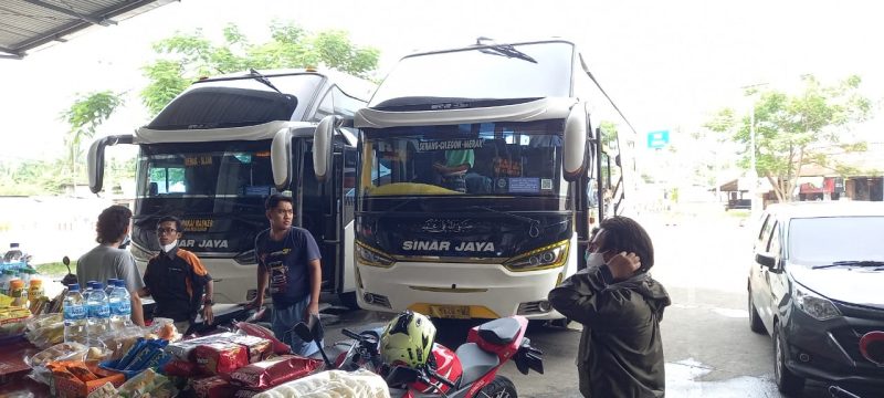 Foto : Beberapa bus terparkir di Terminal Terpadu Merak.  AMUL / MEGATRUST.CO.ID 