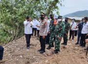 Masyarakat Pulomerak Kerap Muter Ketika Panen. TNI Buka Akses Jalan Sepanjang 2,7 Kilometer