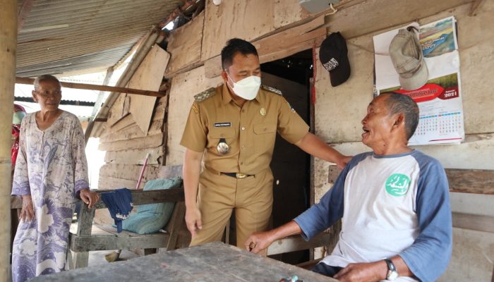 Julukan ‘Kota Dolar’ Masih Ada Warga Ber- KTP Kota Cilegon Tinggal Beralaskan Tanah