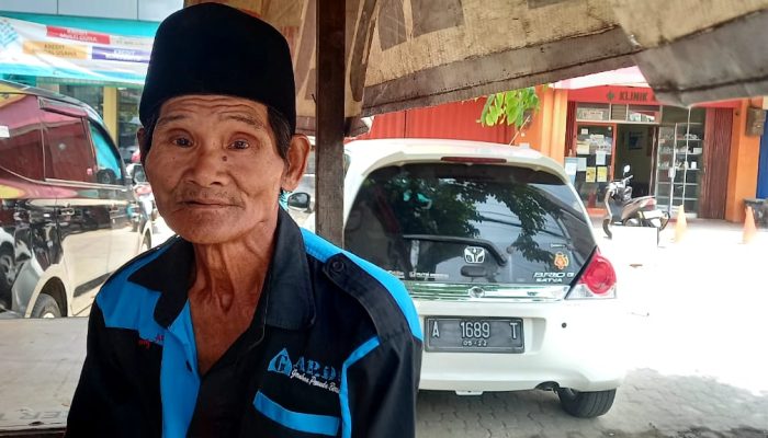 Biadab! Kake Tua Renta di Hipnotis di Dalam Angkot. Kake Tua : ‘Tau Ah Lalieur’
