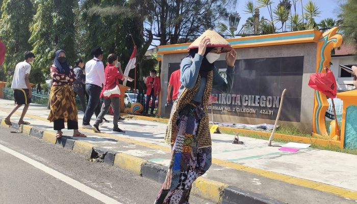 GMNI Demo Pemkot Cilegon. Mahasiswa Menuntut ini.