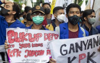 Aksi Mahasiswa Tolak Pemecatan 56 Pegawai KPK