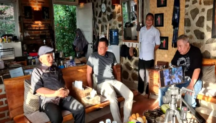 Amin Rais dan Gatot Nurmantyo Sambangi Kediaman Rocky Gerung. Ini yang Dibahas?