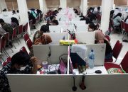 Foto: Polda Metro Jaya Gerebek Kantor Pinjol, 32 Orang di Amankan