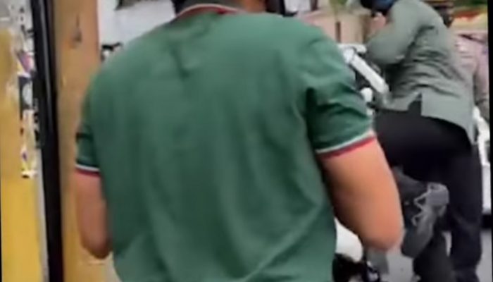 Kejebak Macet Sandiaga Uno Pake Motor. ‘Helmnya Kebalik’ Netizen Auto Respon