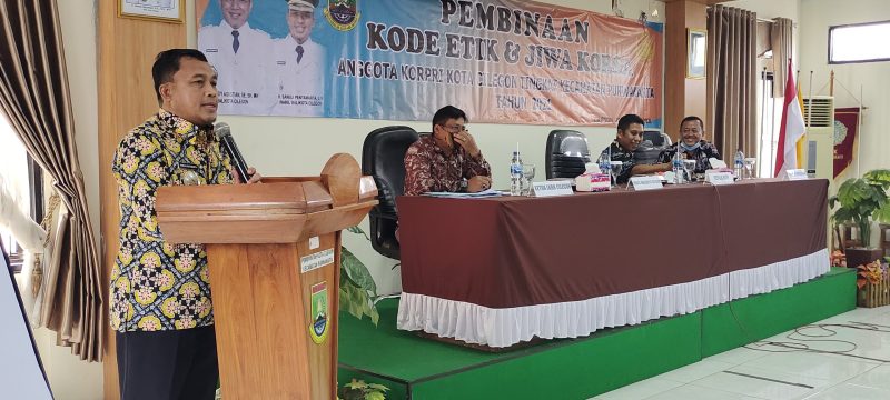 FOTO :  Wakil Wali Kota Cilegon Sanuji Pentamarta saat membuka acara Pembinaan Kode Etik dan jiwa Korsa Anggota Korpri Kota Cilegon Tingkat Kecamatan Purwakarta, Kamis (21/10/2021). Amul/megatrust.co.id