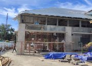 Diduga Tidak Pakai APD, Pekerja Proyek Renovasi Gedung Wali Kota Cilegon Terjatuh