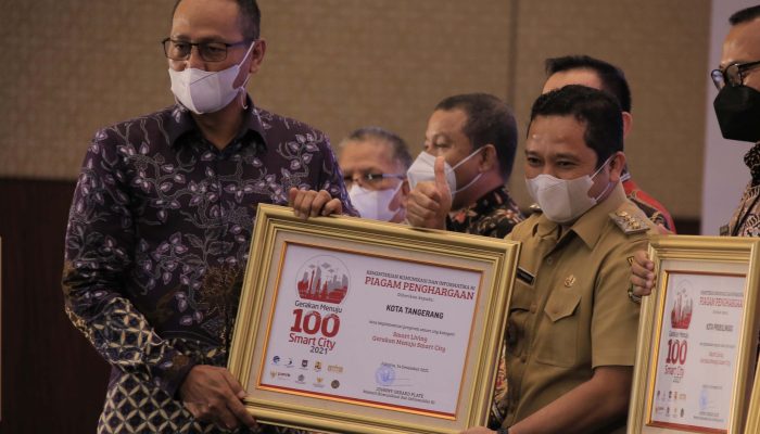 Wali Kota Terima Penghargaan Smart Living Atas Aplikasi Sigacor