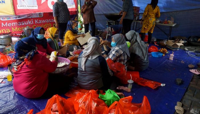 Foto: Warga Benda Terendam Air Dampak Tol JORR