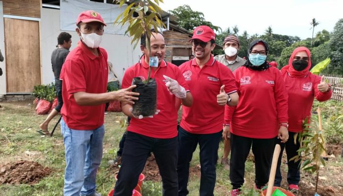 Mendapat Intruksi dari Megawati, Bantaran Sungai Cisadane Ditanam Mangrove
