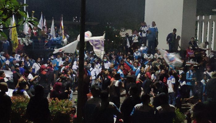 Buruh dan Mahasiswa Akan Kepung Kantor Gubernur Banten. Ini Tuntutannya.