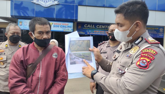 Sempat Viral di Medsos Roda Dua Masuk Tol, Pengemudi Minta Maaf Dihadapan Polisi