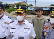 Jalan Licin dan Berpasir, Dishub dan Damkar Bersihkan Jalan Lingkar Selatan Kota Cilegon