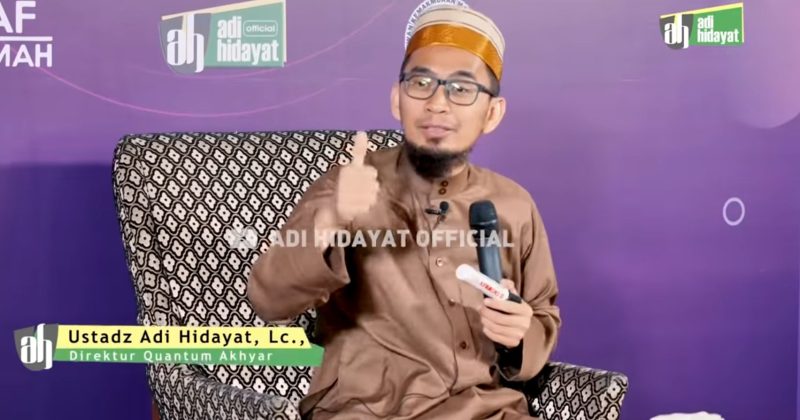 FOTO : Tangkapan layar dari kanal YouTube Adi Hidayat Official. Kamis (20/1/2022).