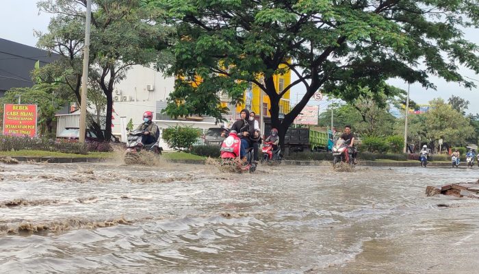 Didatangi Komisi IV DPRD, Dinas PUTR Kota Cilegon sebut : ‘Bukan Banjir Tapi Tergenang’