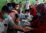 Puluhan Lansia di Kota Tangerang Disuntik Vaksin Booster. Kadinkes : ‘Kita Baru Uji Coba’