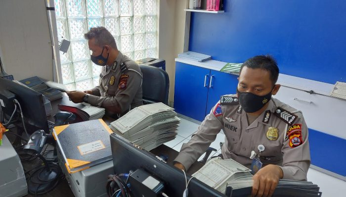 Sering Modif Kendaraan? Baca Nih Cara Rubah Bentuk dan Ganti Warna Kendaraan Bermotor di STNK dan BPKB
