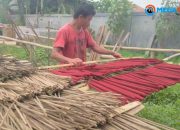 Pembuatan Hio Jelang Perayaan Imlek Bertahan Meski Pandemi