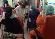 Puluhan Lansia di Vaksinasi Booster Pertama di Kota Tangerang Antisipasi Omicron