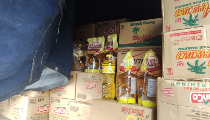 Diduga Timbun Ribuan Liter Minyak Goreng. Pasutri di Serang Jadi Tersangka