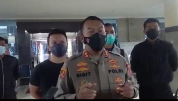 Door! Anak Anggota Polisi di Cilegon Tertembak saat Mainan Pen-Gun? Ini Kata Kapolres.
