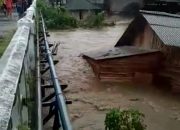 Dua Rumah Diduga di Sekitaran Kali Banten Lama Dikabarkan Hanyut