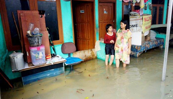 Foto: Drainase Tak Kunjung Benar, Banjir Genangi Wilayah Kunciran