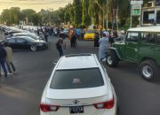 Ratusan Mobil Modifikasi Berkumpul di Depan Polres Cilegon. Kapolres : ‘Patuhi Lalu Lintas’