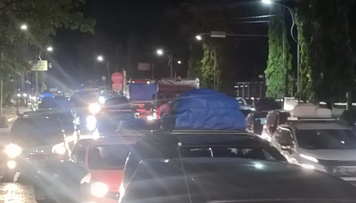 Pemudik R4 Dibuang di Serang Barat, Macet dari Pelabuhan Merak sampai Depan Kantor Wali Kota