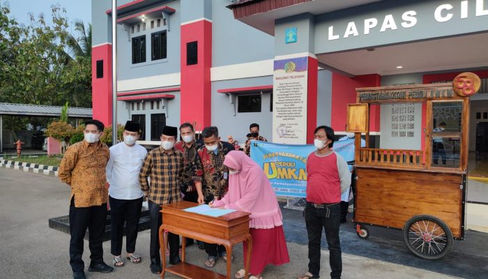 Lapas Klas IIA Cilegon Beri Gerobak Usaha Kepada Mantan