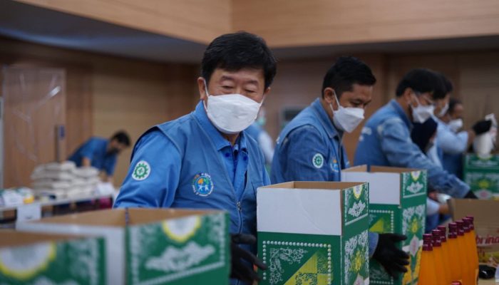 Berkah Ramadhan, Krakatau Posco Corporate Citizenship Bagikan Ribuan Sembako