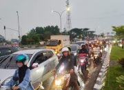 BREAKING NEWS: Jelang Peresmian Banten Internasional Stadium, Jalan Serang- Pandeglang Macet