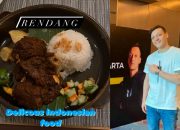 Mesut Ozil Cicipi Rendang di Indonesia, Rasanya Wow