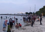 Kawasan Wisata Ancol Masih Dipadati Wisatawan
