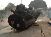 Truk Tangki Terguling, Kimia Jenis HCL Tumpah ke Jalan