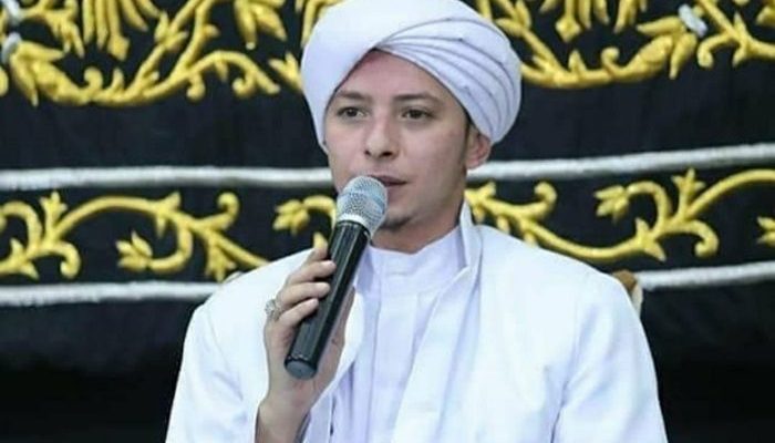 Contoh Teladan Bakti Kepada Kedua Orang Tua. Tidak Dikenal di Bumi Tapi Terkenal di Langit