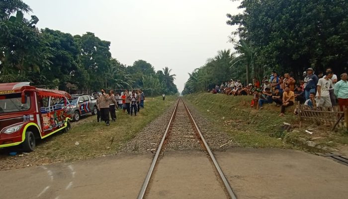 Bahaya Nyata di Depan Mata. Tips Melewati Perlintasan Kereta Api