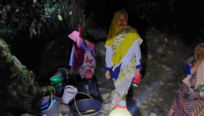 Kekurangan Air Bersih, Warga di Cilegon Konsumsi Air Kotor, Hingga Cari Air Malam Hari