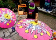 Foto: Eksistensi Pengrajin Payung Tradisional Tetap Dipertahankan