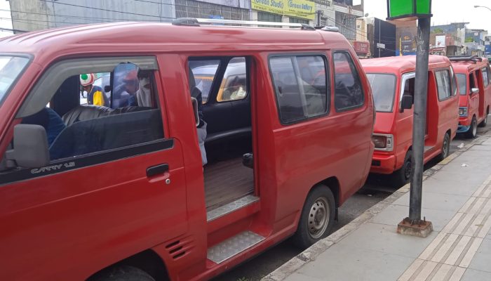 Imbas Kenaikan BBM, Sopir Angkot di Cilegon Menjerit. Inisiatif Naikan Harga Sendiri