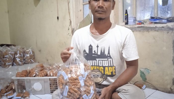 Kue ‘Kontol Bebek’ Bikin Warga Cilegon Raup Ratusan Ribu Setiap Hari, Gimana Bentuknya