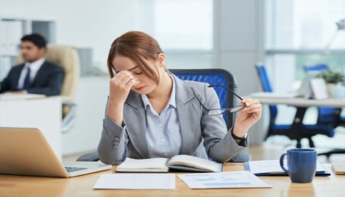 Ngantuk Saat Bekerja? Ini 6 Cara Mengatasinya Agar Kembali Segar dan Produktif
